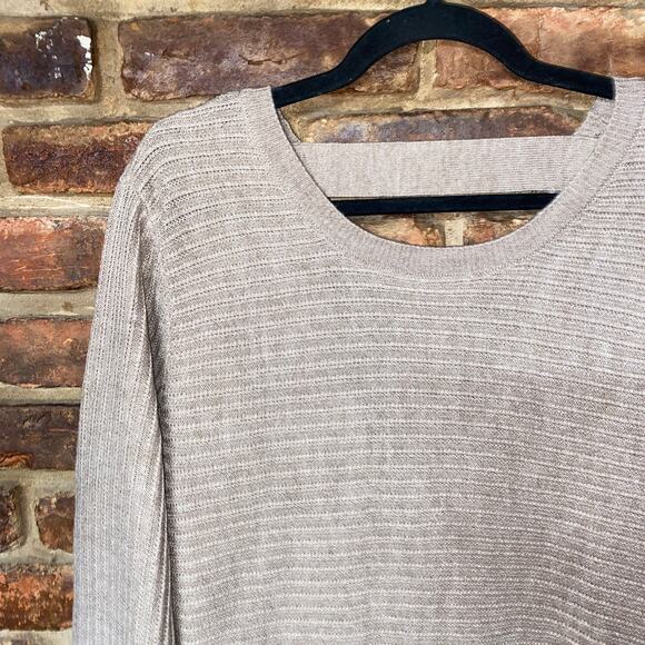 NWT Soho New York & Company Tan Knit Drape Surplice Back Sweater Women's Small - Picture 2 of 8